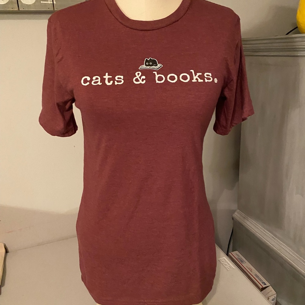 Cats & Books Maroon T-Shirt Cat Lady Book Lover T-shirt size Small NWOT fitted - Picture 11 of 11